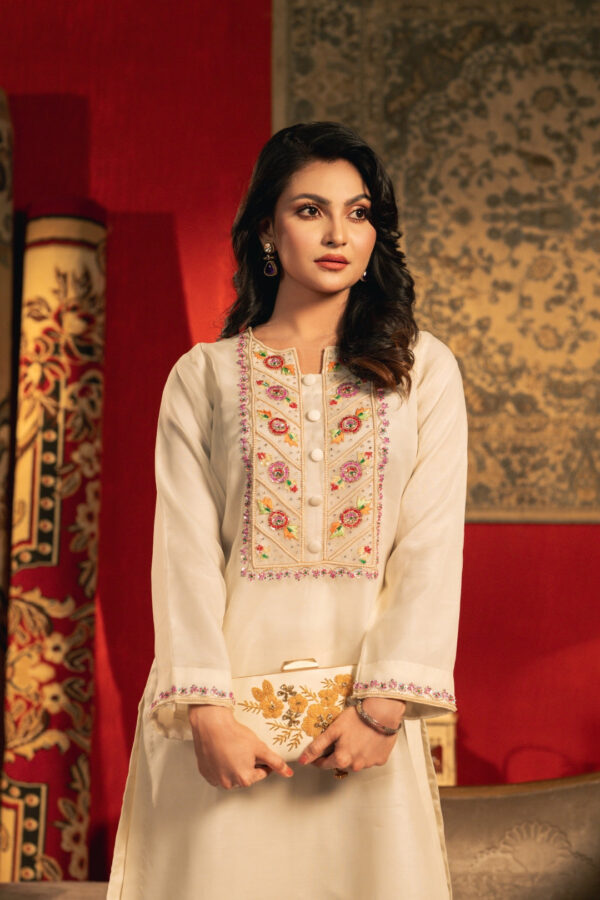 Gulbahar Hand Crafted Two Piece Ethnic Suit for Women Ivory white S-XL