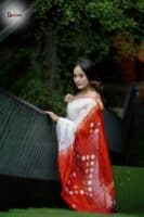চিত্তরঞ্জন তাঁতের সাদা লাল বুটি শাড়ি
