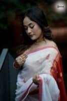 চিত্তরঞ্জন তাঁতের সাদা লাল বুটি শাড়ি