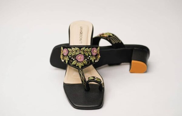 Premium Handcrafted Flats (𝑩𝒂𝒉𝒓𝒐𝒐𝒏 𝑩𝒍𝒊𝒔𝒔)