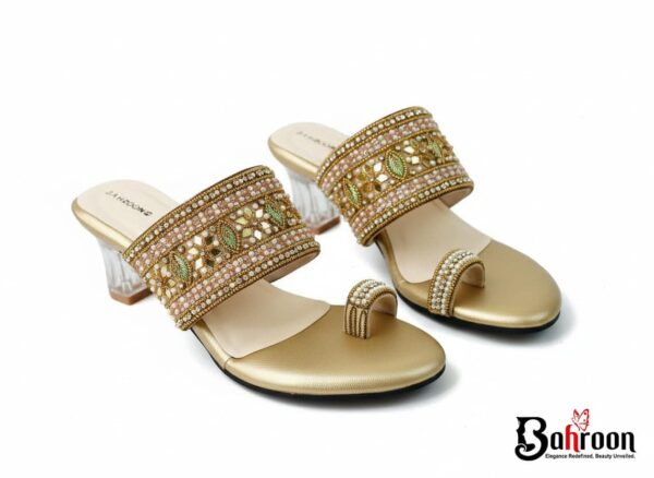 Premium Handcrafted Heel ( 𝐓𝐡𝐞 𝐙𝐚𝐫𝐢 𝐁𝐥𝐨𝐜𝐤 )