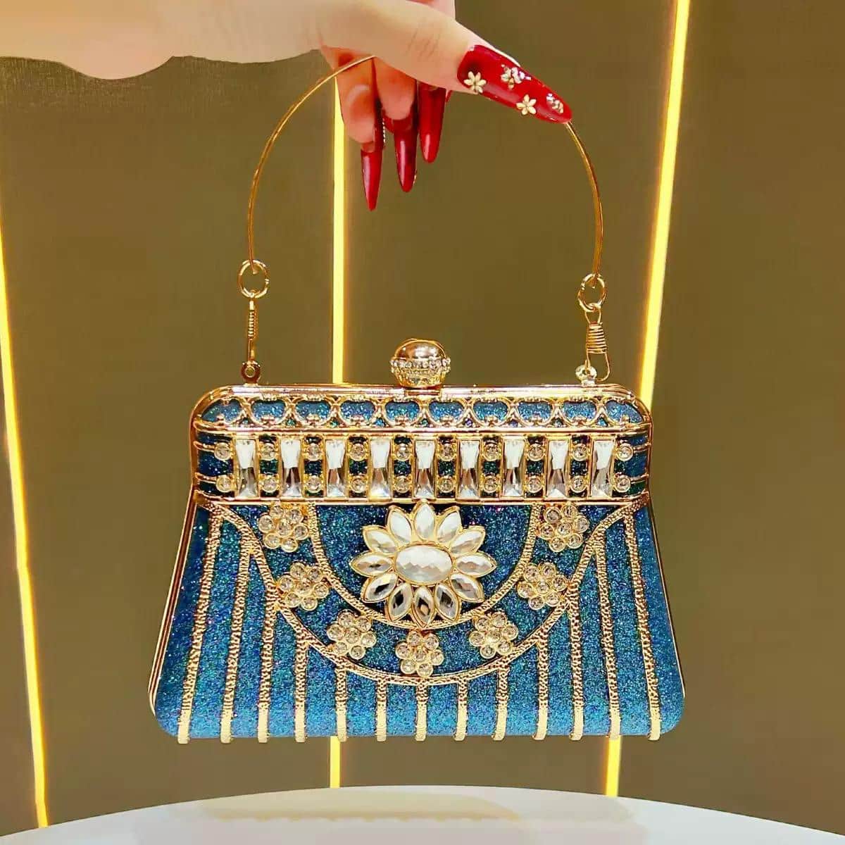 LuxuryDiamondBucketBag6.jpg