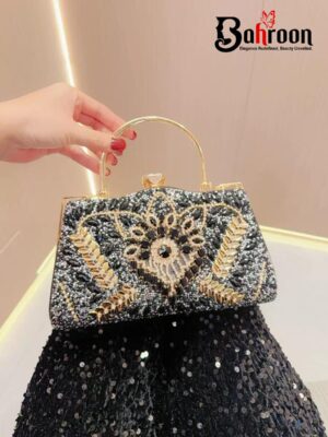 StylishPillow-ShapeEveningBag_3.jpg
