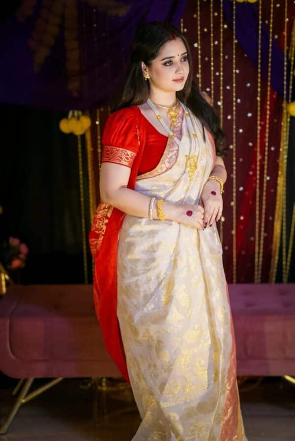 Rose Border Gold Zari Jamdani Saree