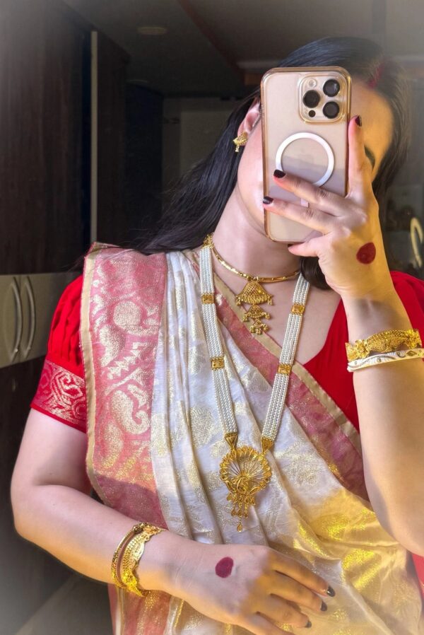 Rose Border Gold Zari Jamdani Saree